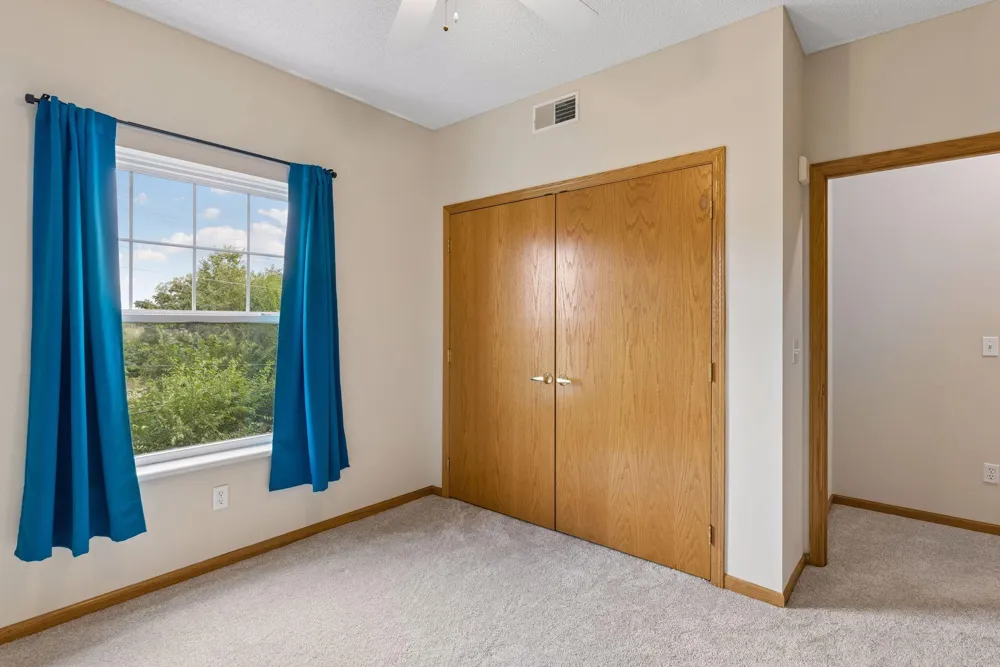 4824 E 53rd Street #307 Minneapolis, MN 55417