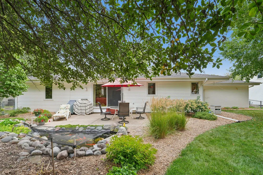 9632 Oxborough Road Bloomington, MN 55437