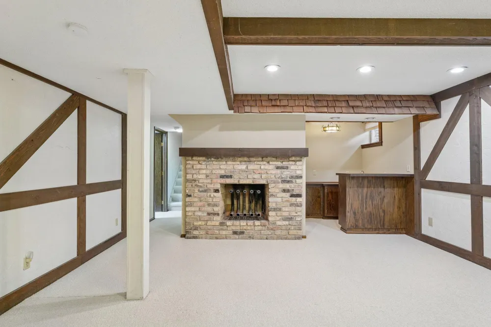 9632 Oxborough Road Bloomington, MN 55437