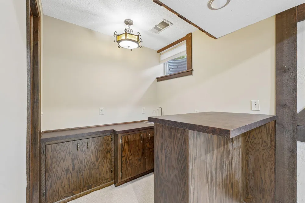9632 Oxborough Road Bloomington, MN 55437