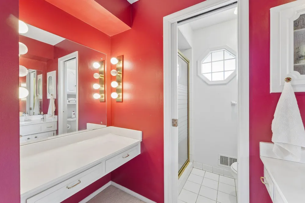 9632 Oxborough Road Bloomington, MN 55437