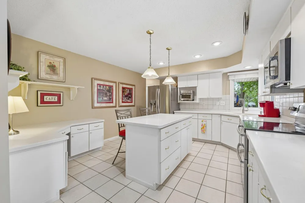 9632 Oxborough Road Bloomington, MN 55437