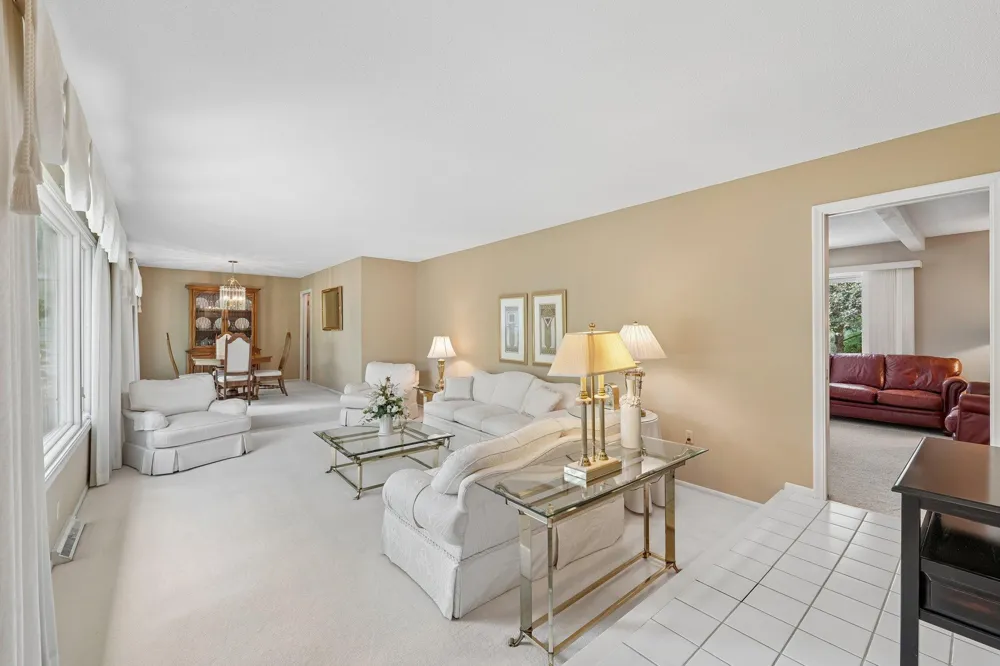 9632 Oxborough Road Bloomington, MN 55437