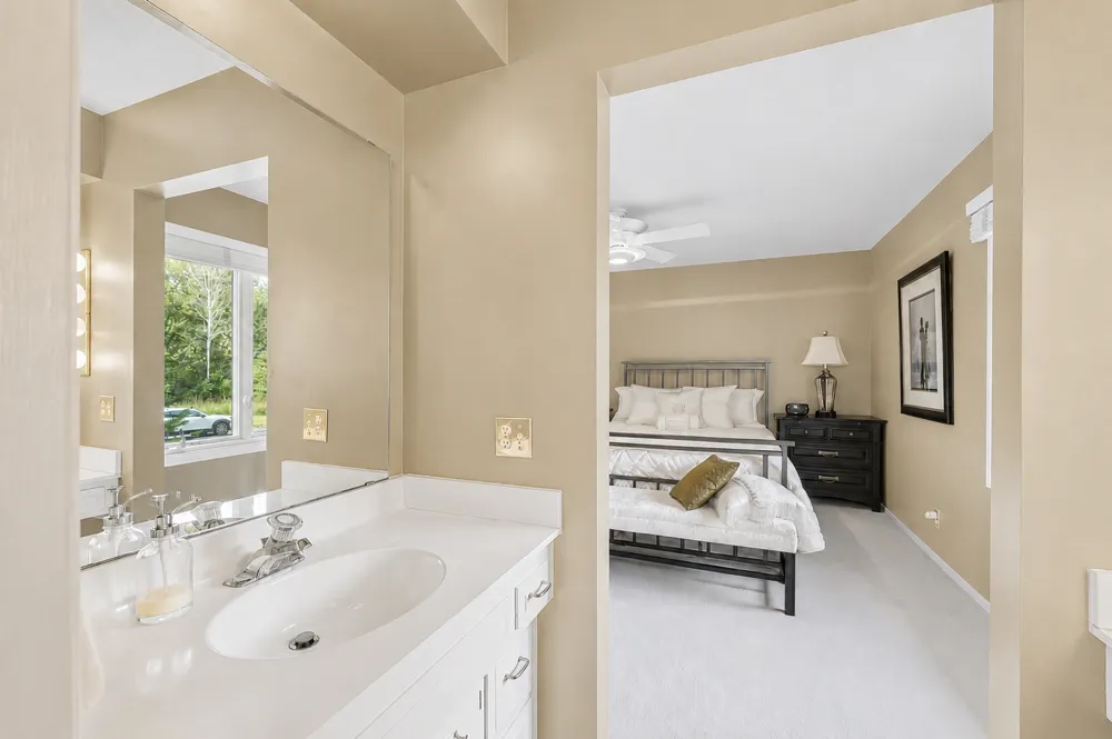 9632 Oxborough Road Bloomington, MN 55437