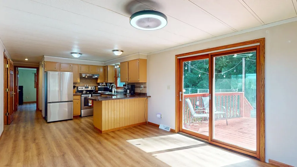 689 E Lake Boulevard Winona, MN 55987