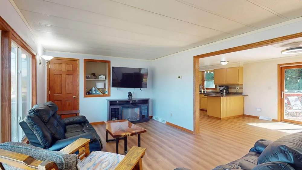 689 E Lake Boulevard Winona, MN 55987