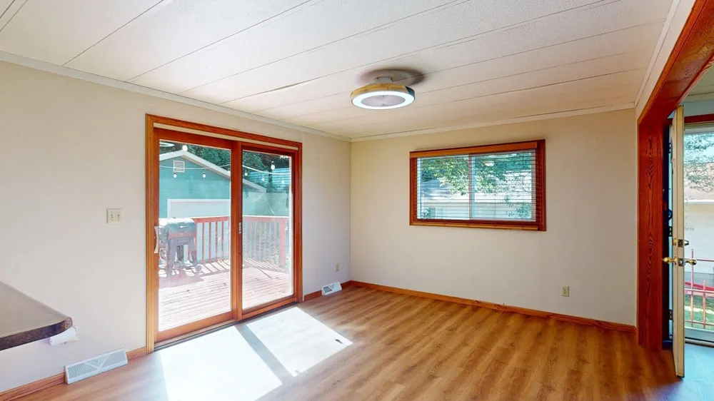 689 E Lake Boulevard Winona, MN 55987
