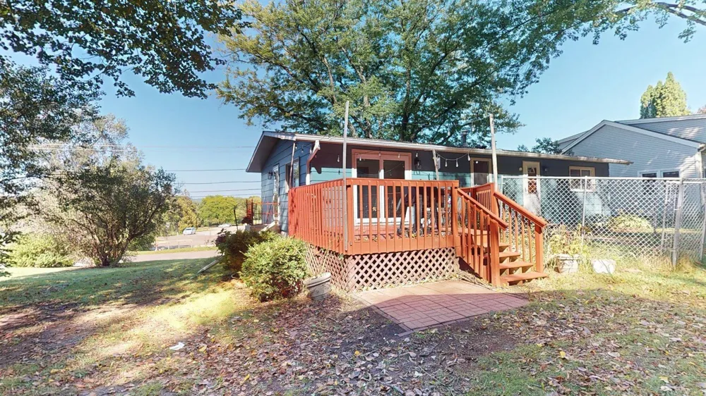 689 E Lake Boulevard Winona, MN 55987