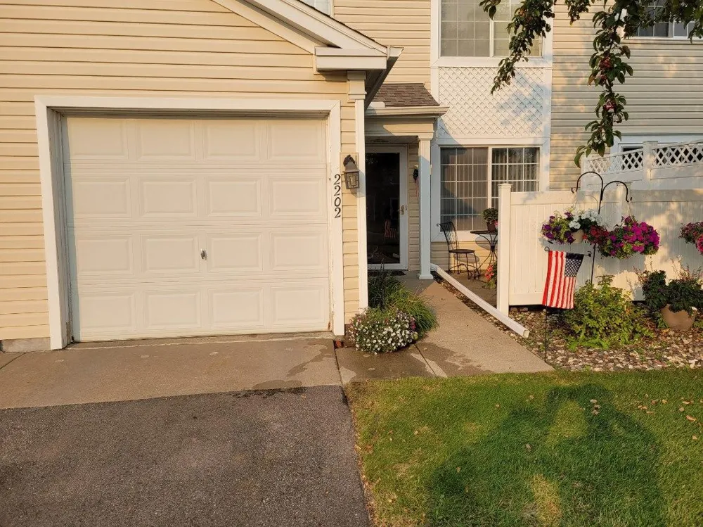 1833 Southcross Drive W #2202 Burnsville, MN 55306