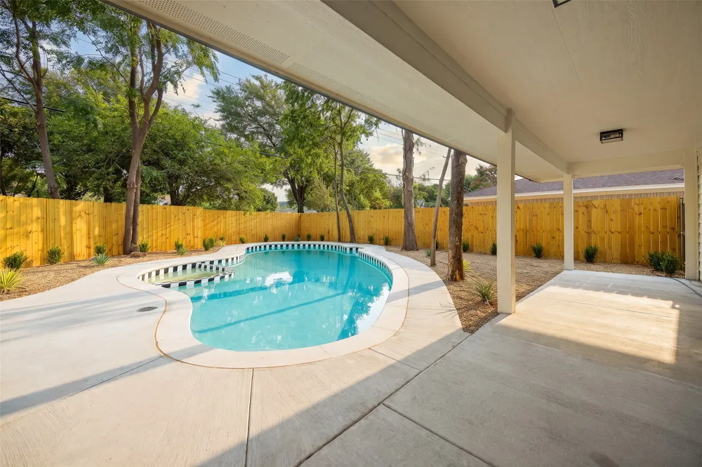 408 Forest Grove Drive Richardson, TX 75080