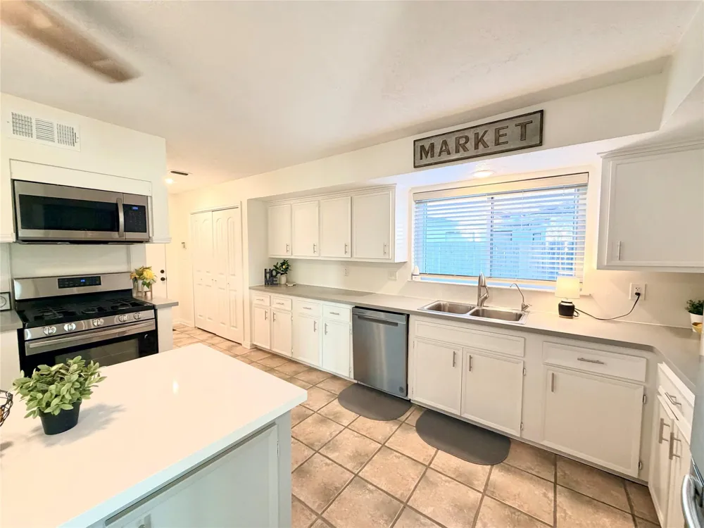 7215 Creek Crest Drive Houston, TX 77095