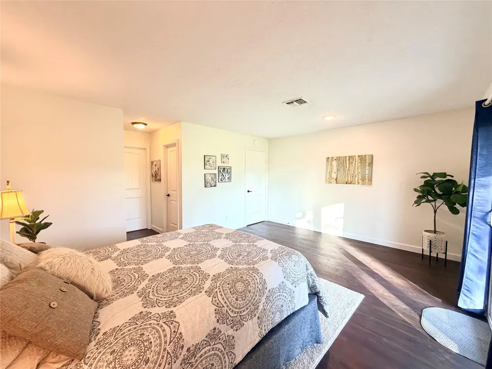 7215 Creek Crest Drive Houston, TX 77095