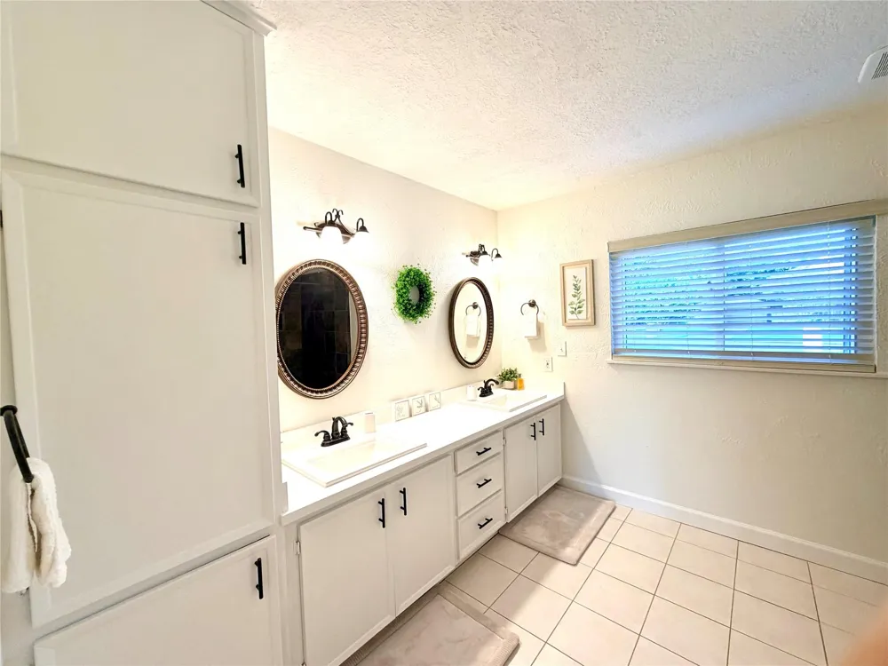 7215 Creek Crest Drive Houston, TX 77095