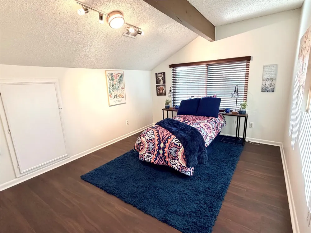 7215 Creek Crest Drive Houston, TX 77095