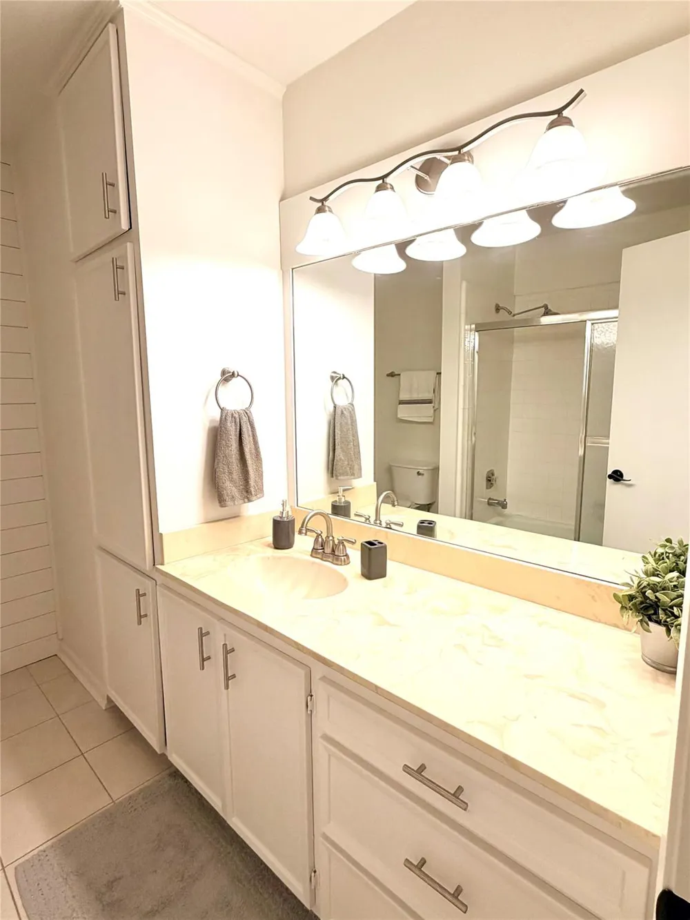7215 Creek Crest Drive Houston, TX 77095