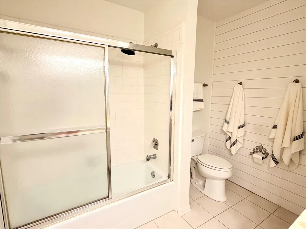 7215 Creek Crest Drive Houston, TX 77095