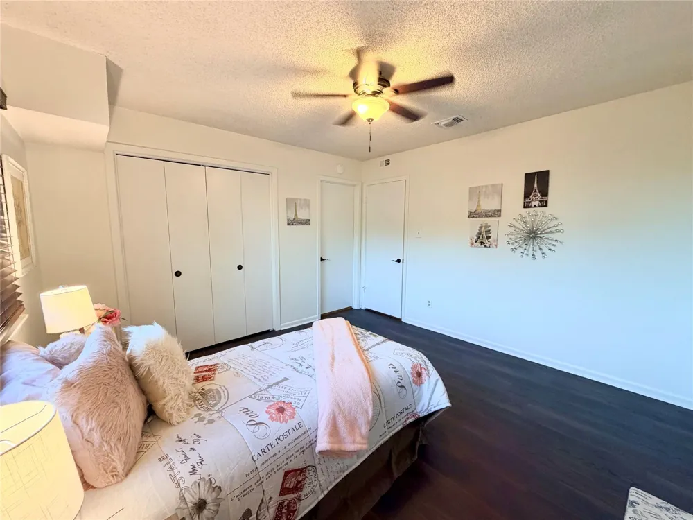 7215 Creek Crest Drive Houston, TX 77095