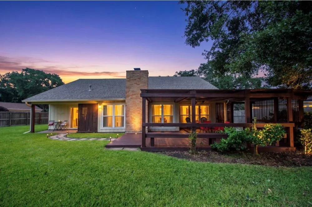 7215 Creek Crest Drive Houston, TX 77095