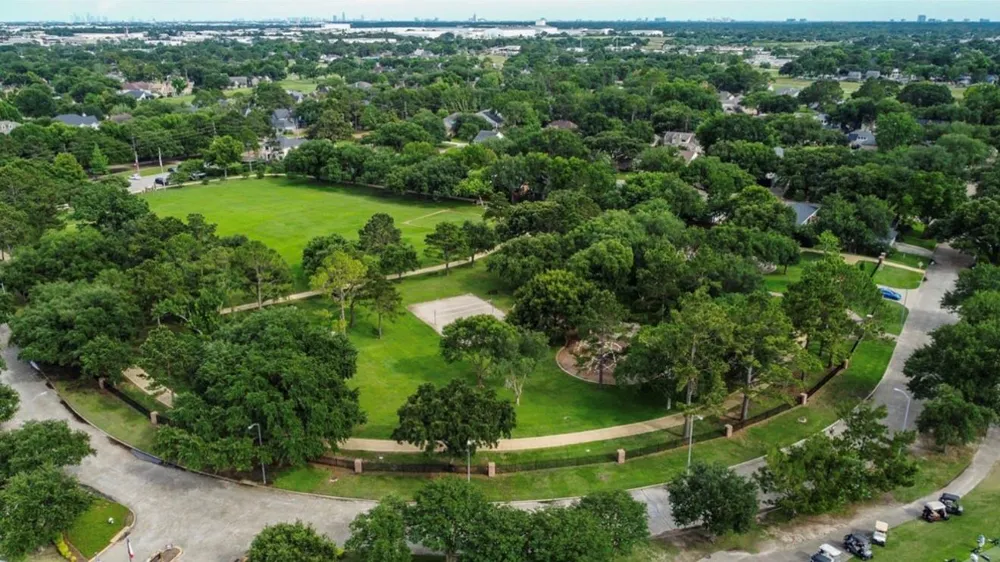 7215 Creek Crest Drive Houston, TX 77095