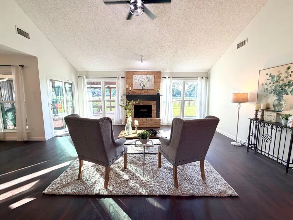 7215 Creek Crest Drive Houston, TX 77095