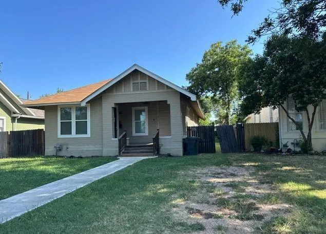 1815 W Woodlawn Avenue San Antonio, TX 78201