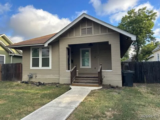 1815 W Woodlawn Avenue San Antonio, TX 78201