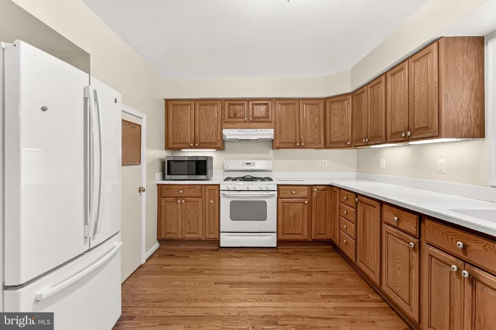 1111 KENNEDY Falls Church, VA 22046