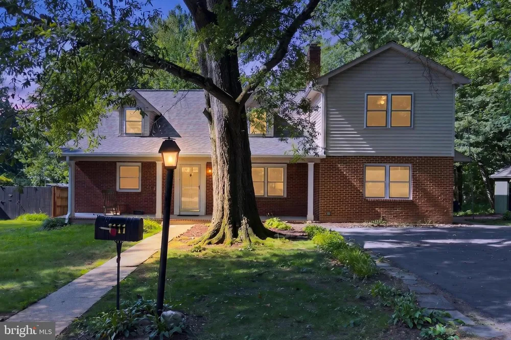 1111 KENNEDY Falls Church, VA 22046