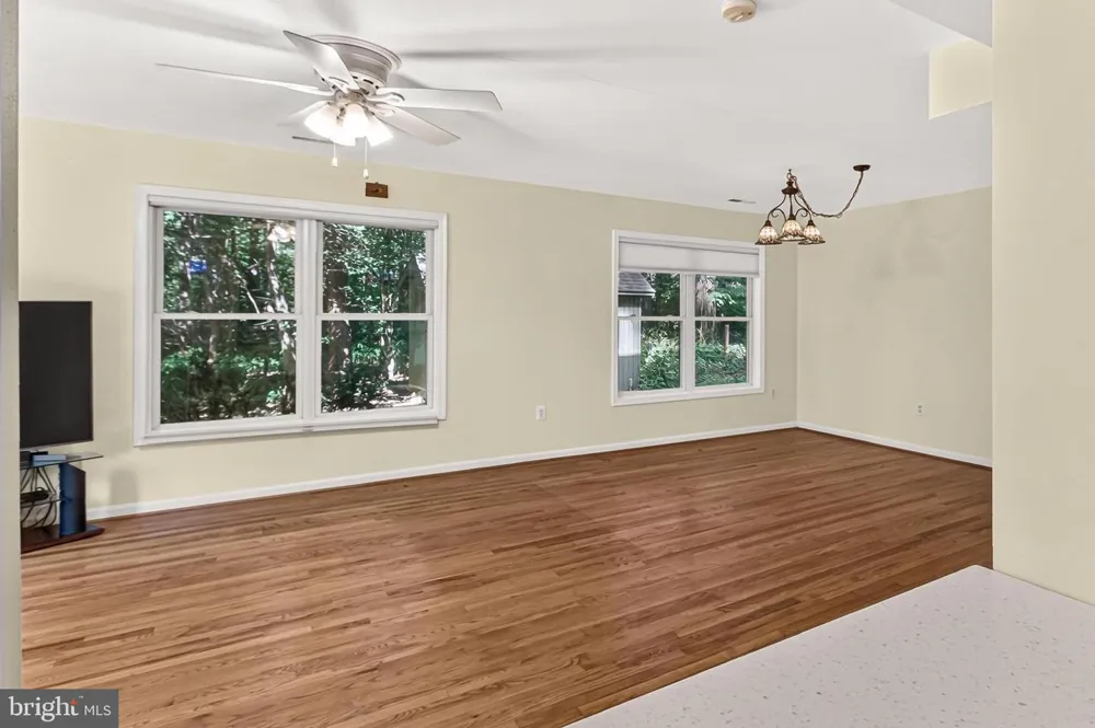 1111 KENNEDY Falls Church, VA 22046