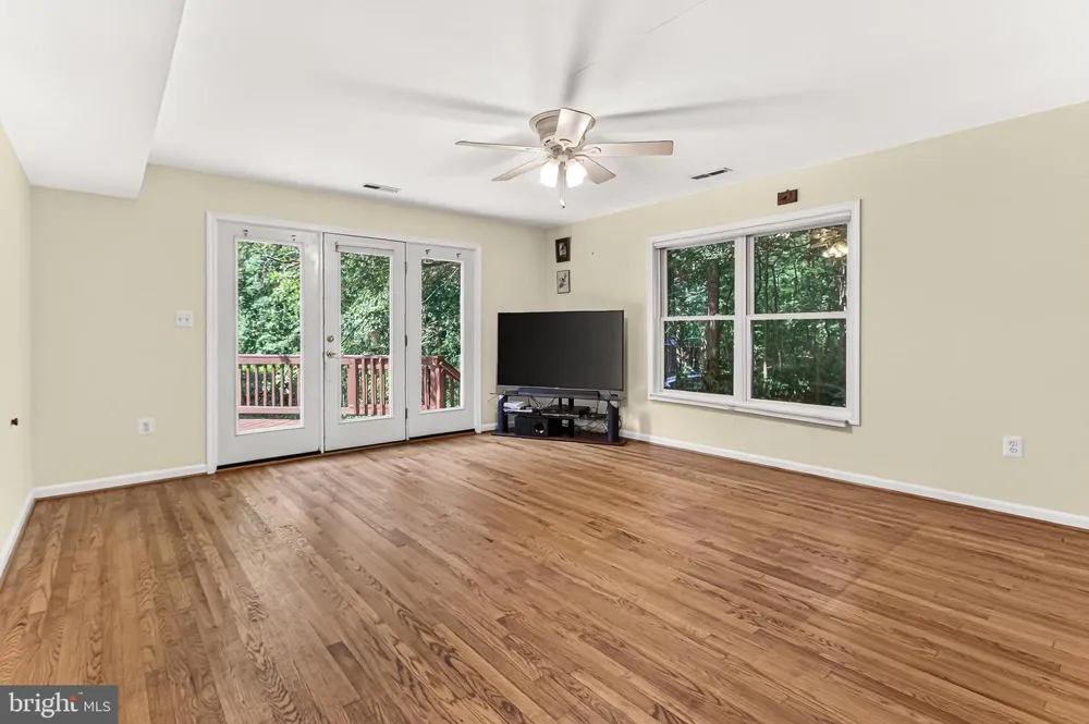 1111 KENNEDY Falls Church, VA 22046