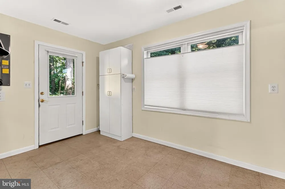 1111 KENNEDY Falls Church, VA 22046