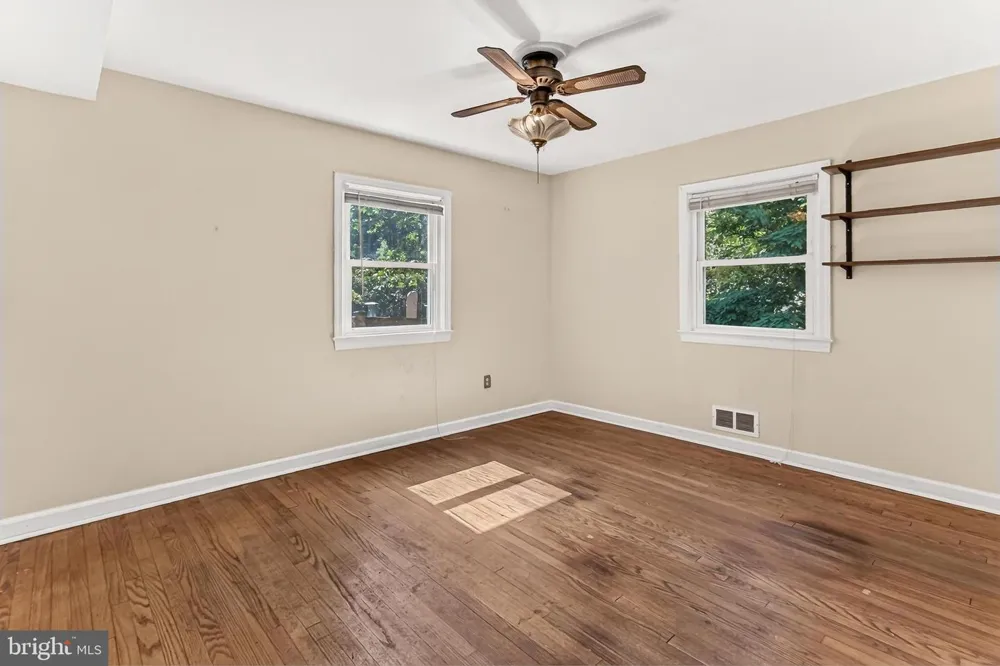 1111 KENNEDY Falls Church, VA 22046