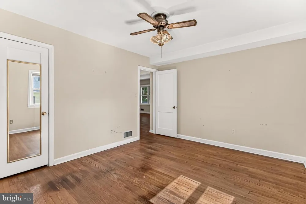 1111 KENNEDY Falls Church, VA 22046
