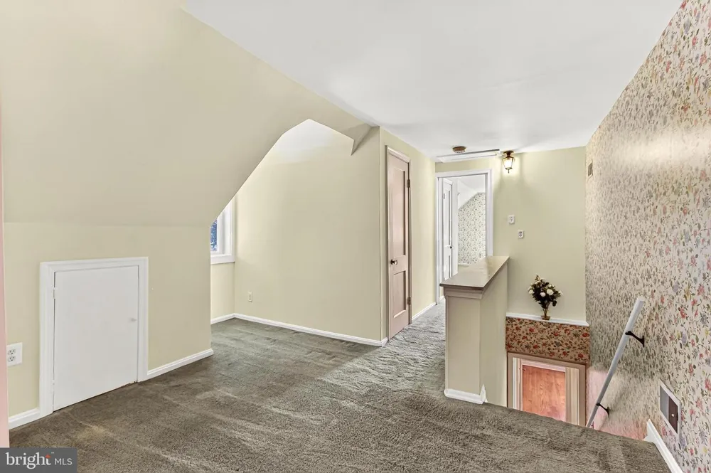 1111 KENNEDY Falls Church, VA 22046