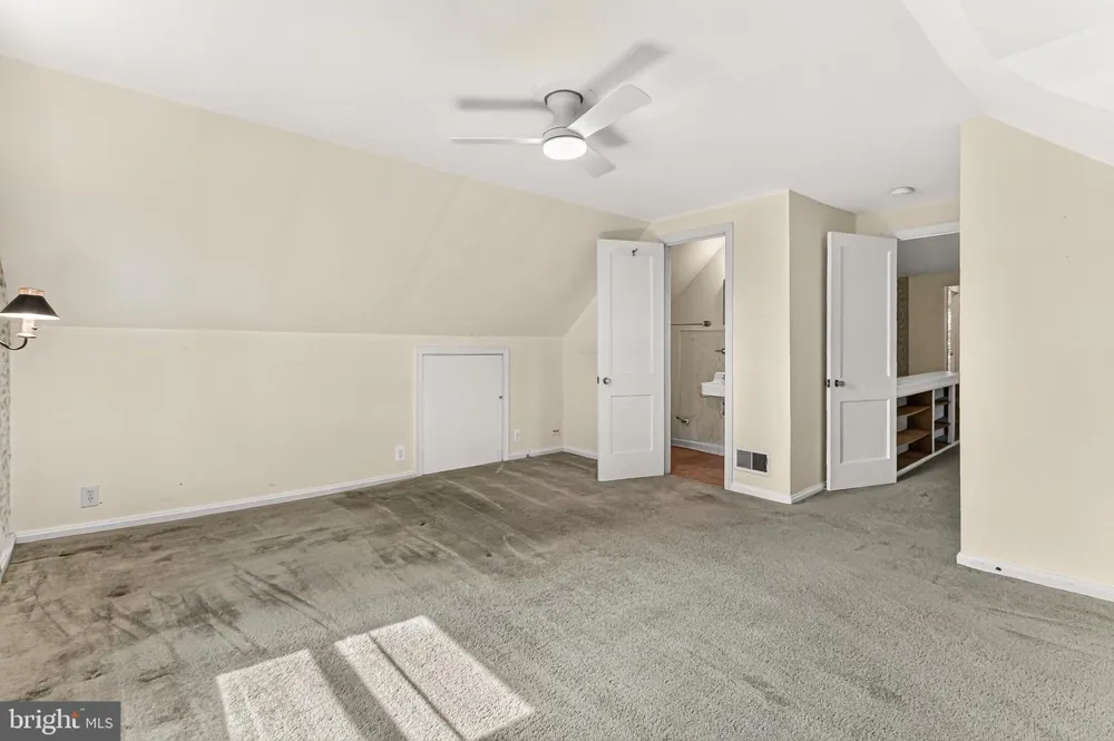 1111 KENNEDY Falls Church, VA 22046