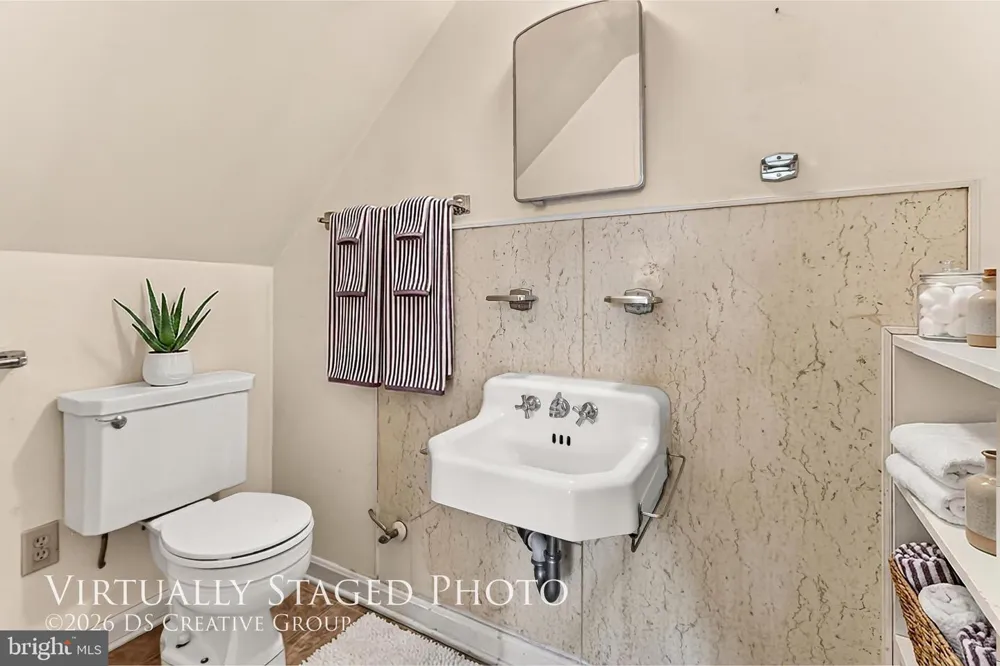 1111 KENNEDY Falls Church, VA 22046