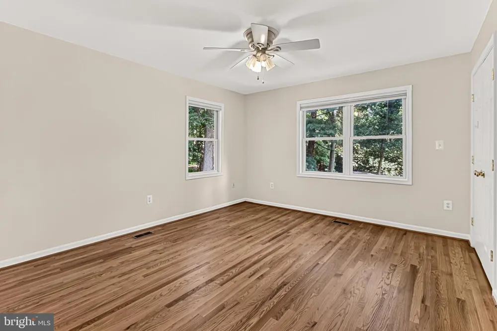 1111 KENNEDY Falls Church, VA 22046