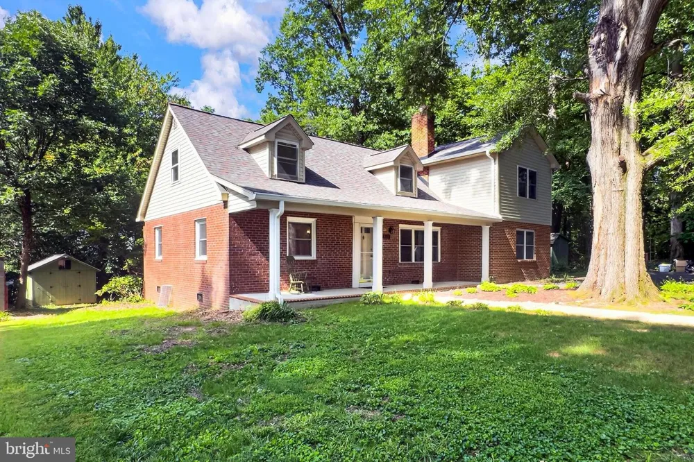 1111 KENNEDY Falls Church, VA 22046