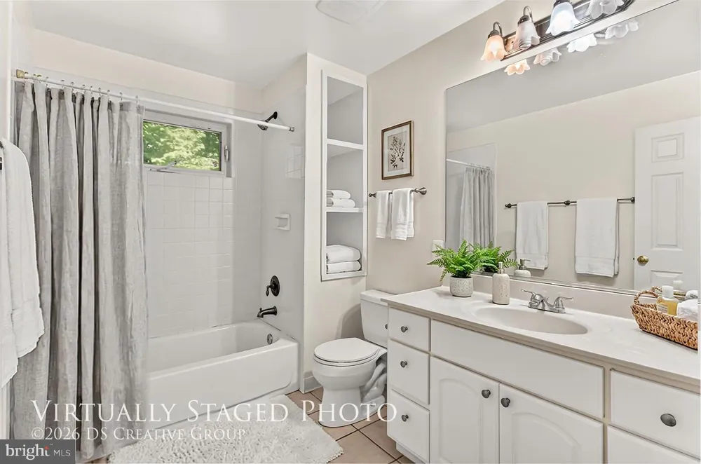 1111 KENNEDY Falls Church, VA 22046