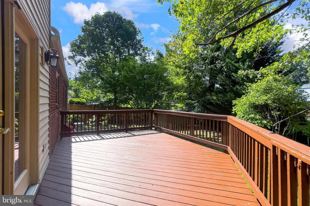 1111 KENNEDY Falls Church, VA 22046