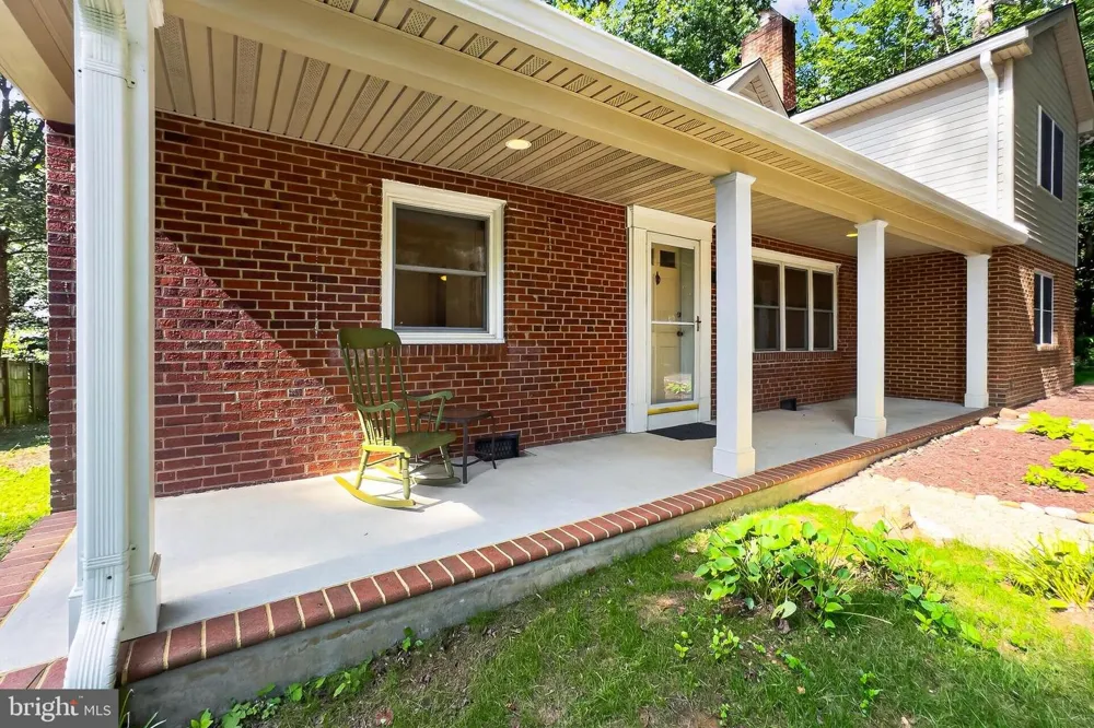 1111 KENNEDY Falls Church, VA 22046