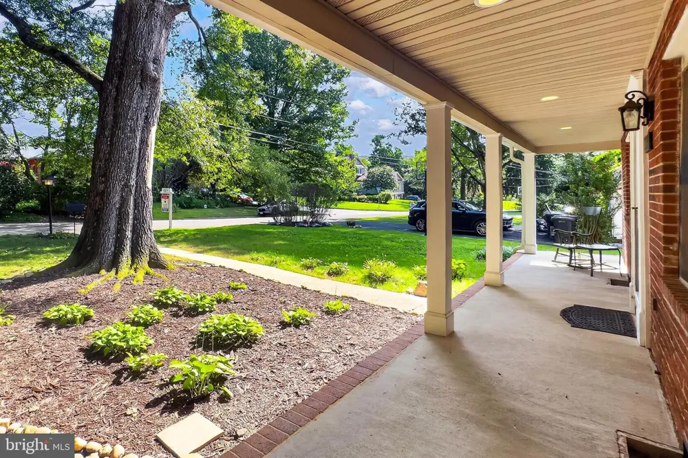 1111 KENNEDY Falls Church, VA 22046