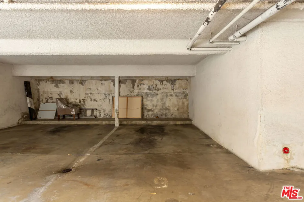 912 Hilldale Avenue #2 West Hollywood, CA 90069