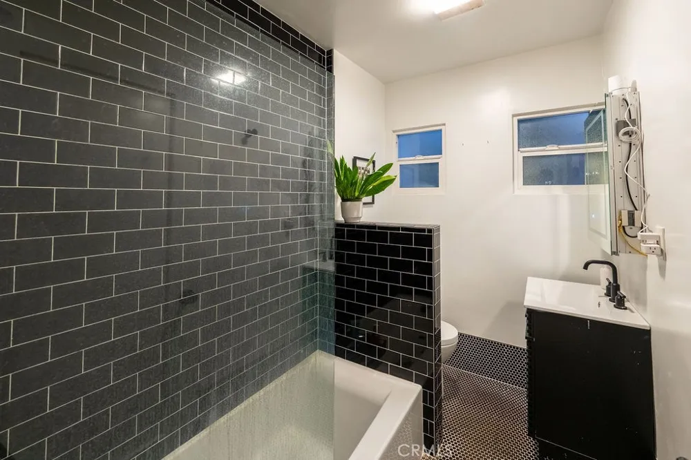 1301 Seward Los Angeles, CA 90028