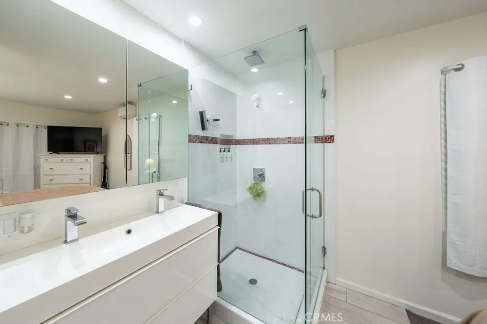 1301 Seward Los Angeles, CA 90028