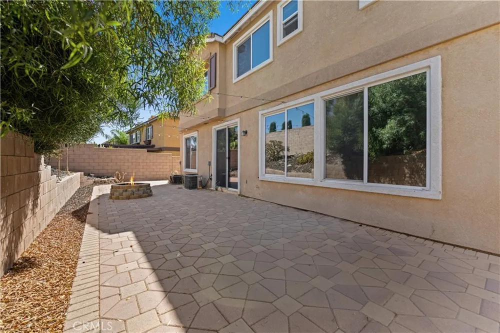 6153 Chantel Drive Fontana, CA 92336