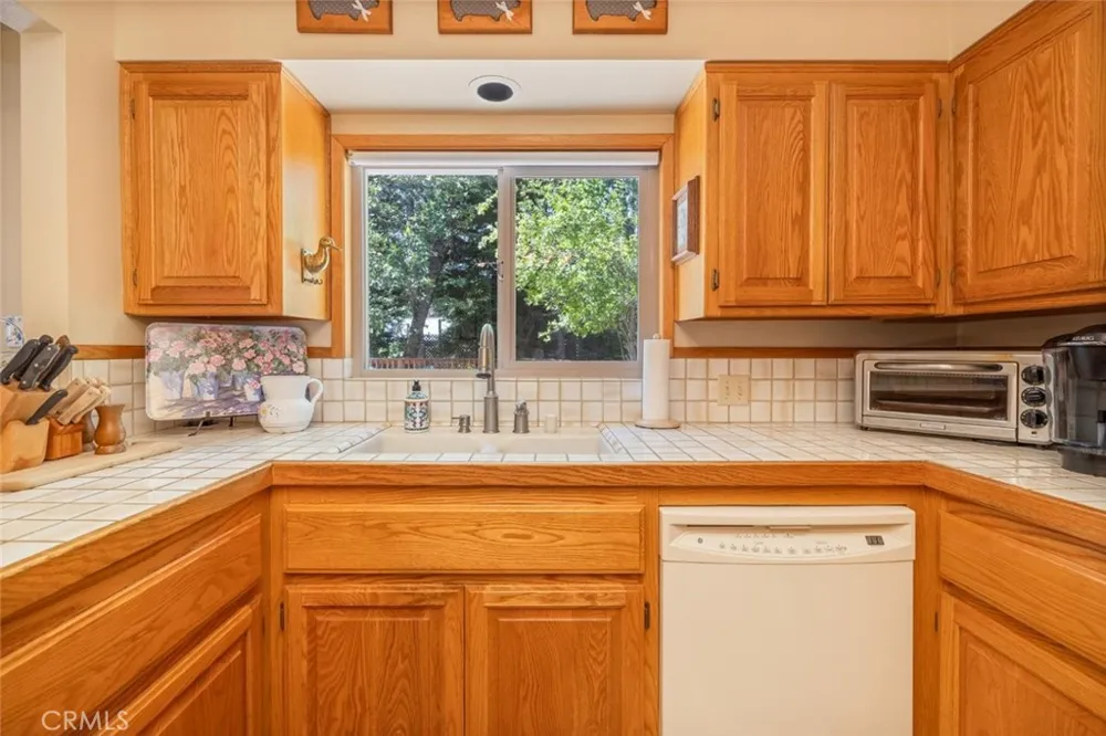 39268 Robin Bass Lake, CA 93604