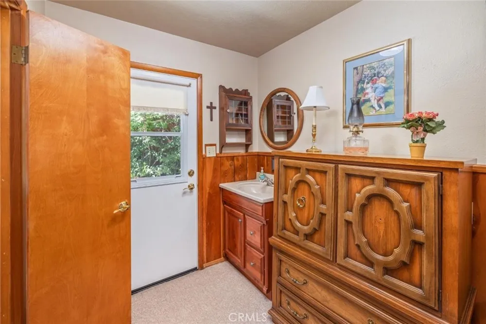 39268 Robin Bass Lake, CA 93604