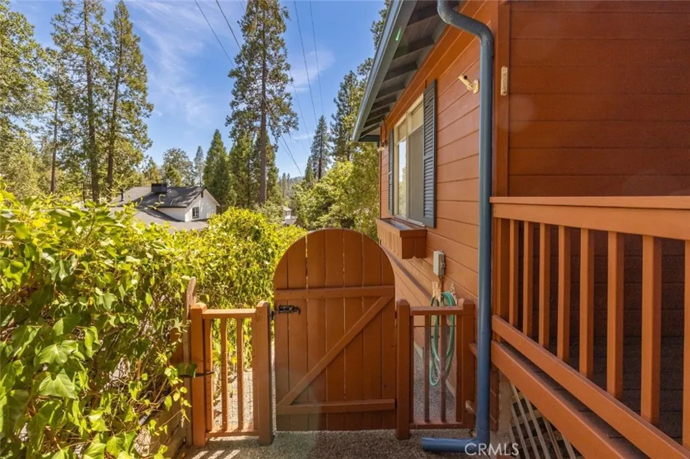 39268 Robin Bass Lake, CA 93604