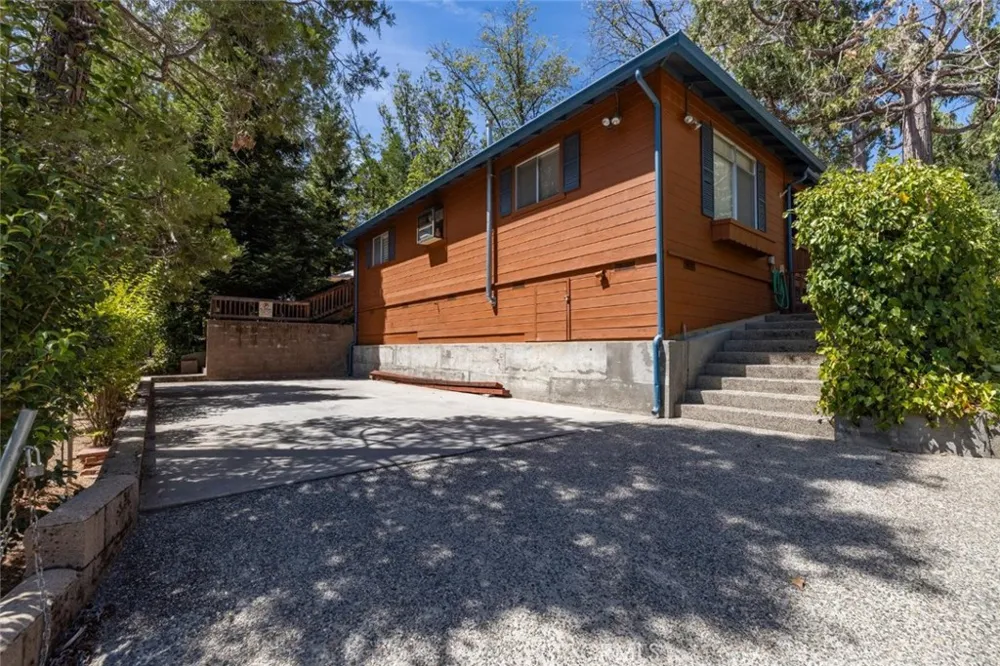 39268 Robin Bass Lake, CA 93604